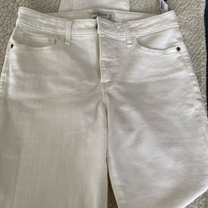ABERCROMBIE & FITCH the super skinny mid rise NWT white denim